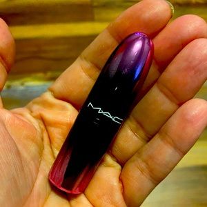 New without the box MAC cosmetics love me lipstick shade name bated breath